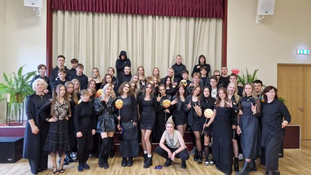 10.klašu skolēni pasākumā "Kļūsti mūsējais"