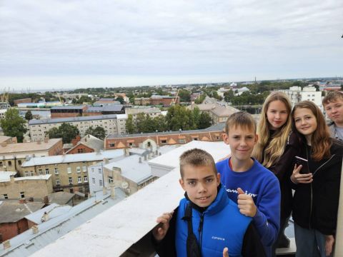 Skats no Liepājas Trīsvienības baznīcas torņa.