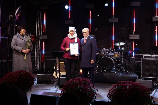 Gita Brante saņem Atzinības rakstu