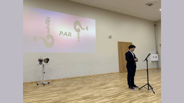 "Gudrs par gudrāku" 12.klasei
