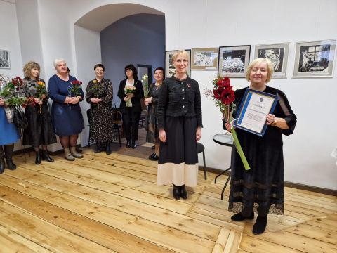 Ludmila Sumļaņinova saņem Goda rakstu