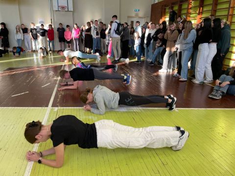 Sacensības stipriniekiem