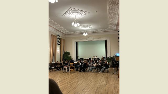 Saldus vidusskolas skolēnu pašpārvalde viesojas Rīgas 6.vidusskolā.