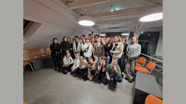 Saldus vidusskolas skolēnu pašpārvalde viesojas Rīgas 6.vidusskolā.