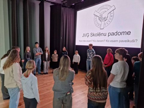 Saldus vidusskolas skolēnu pašpārvalde viesojas Jelgavas Valsts Ģimnāzijā