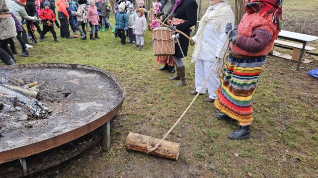 Ziemassvētki ar folkloras kopu