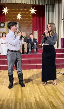 Dzied Roberta Ernsone un Dailis Zaļums