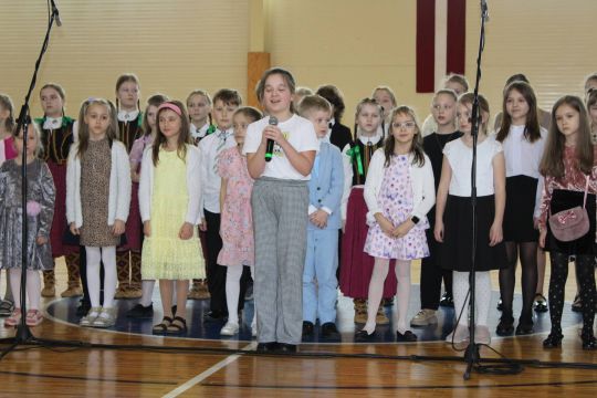 Vecvecāku diena sākumskolā