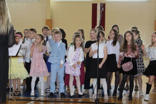 Vecvecāku diena sākumskolā