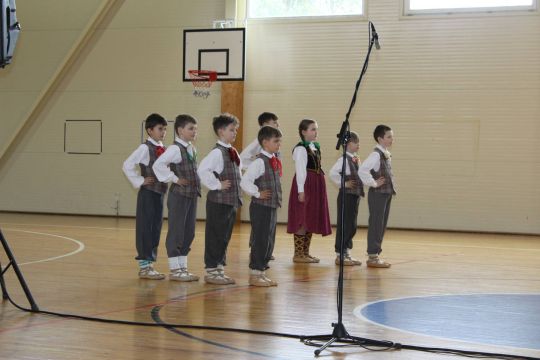 Vecvecāku diena sākumskolā