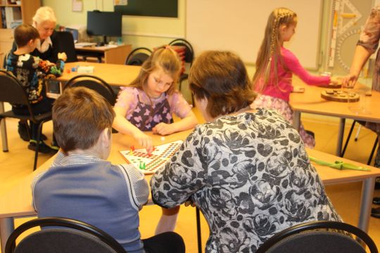 Vecvecāku diena sākumskolā