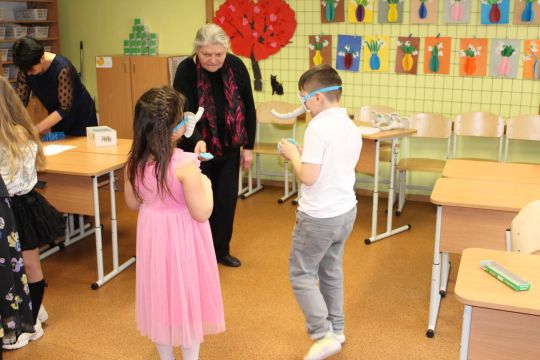 Vecvecāku diena sākumskolā