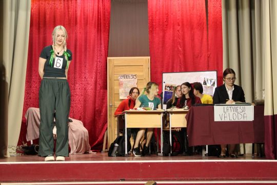 12.k klases Gredzenu vakars