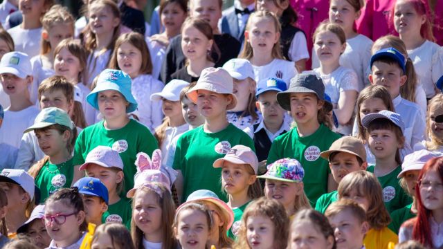 Saldus novada izglītības iestāžu 1.- 4.klašu koru un pirmsskolas deju kolektīvu svētkos “Lai skan!”