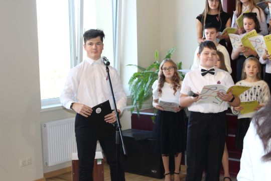 Solisti Dailis Zaļums un Olivers Kampenuss