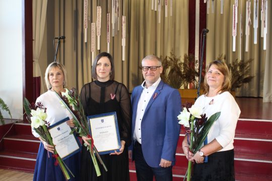 Saldus novada Atzinības rakstu saņem Dženeta Butāne, Ilze Barisa, Teodora Grinberga