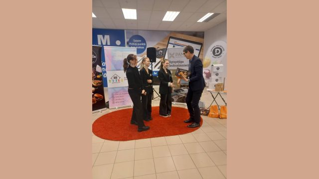 SMU tirdziņā t/c Akvārijs