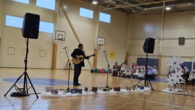 Ziemassvētku ieskaņas koncerts 1.klasniekiem