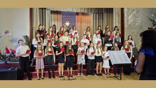 Koncerts senioriem, uzstājas koris