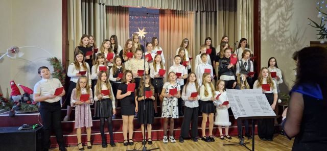 Koncerts senioriem, uzstājas koris