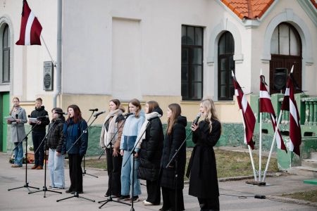 Pieminot 25.marta deportāciju upurus.