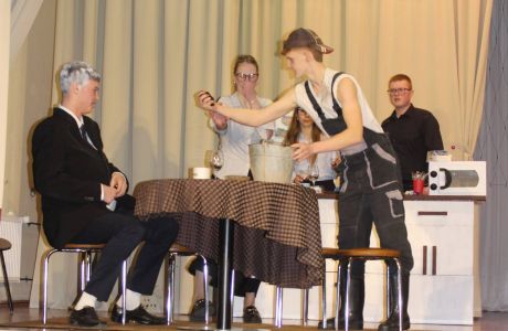 12.mv klases Gredzenu izrādes vakars