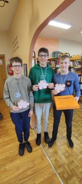 Puzles likšanas sacensības