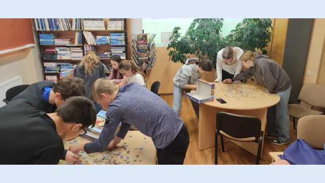 Puzles likšanas sacensības