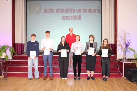 Olimpiāžu un konkursu uzvarētaju godināšana.