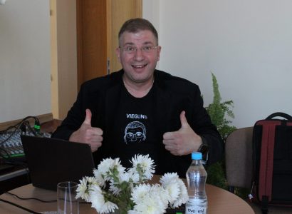 Jānis Viegliņš profesionālās pilnveides dienā "Skolotājs skolotājam"saldus vidusskolā.