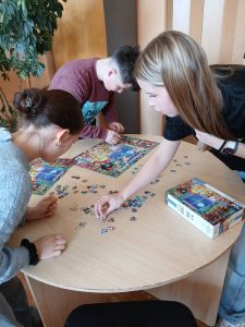 Pavasara puzļu likšanas sacensību dalībnieki