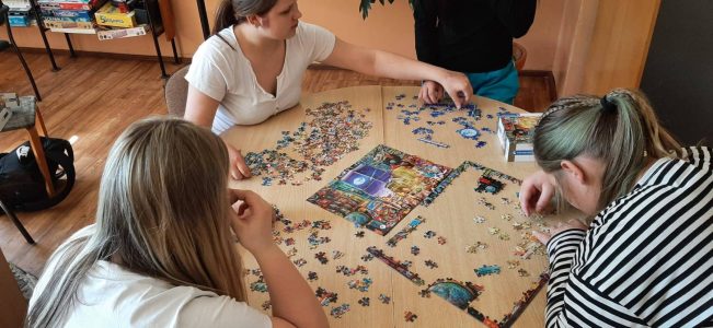 Pavasara puzļu likšanas sacensību dalībnieki